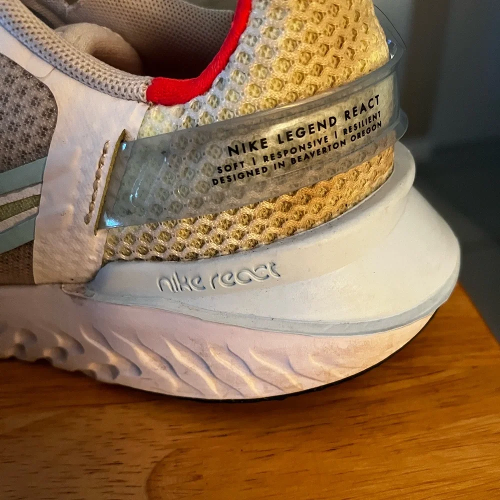 Nike Legend React Women’s Athletic Shoes - Picture 5 of 7